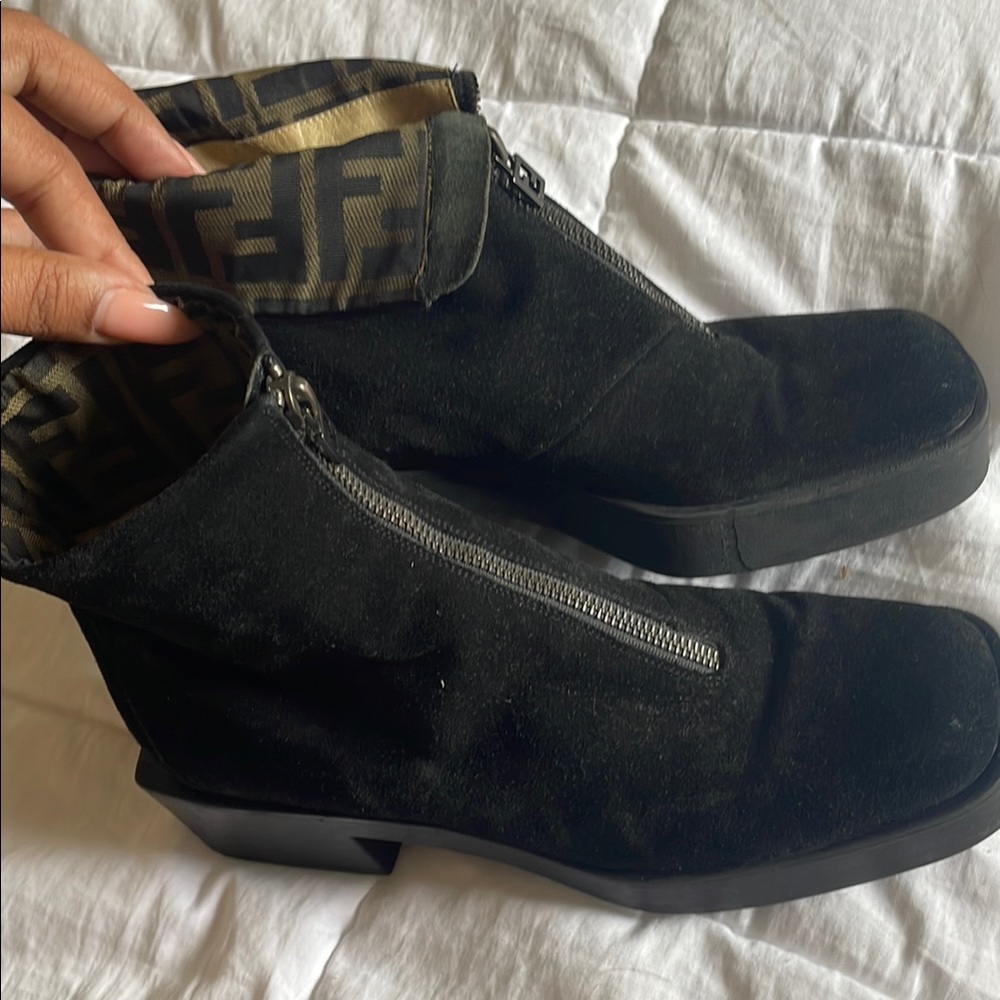 Fendi Black Women’s Boots with Logo Detail
